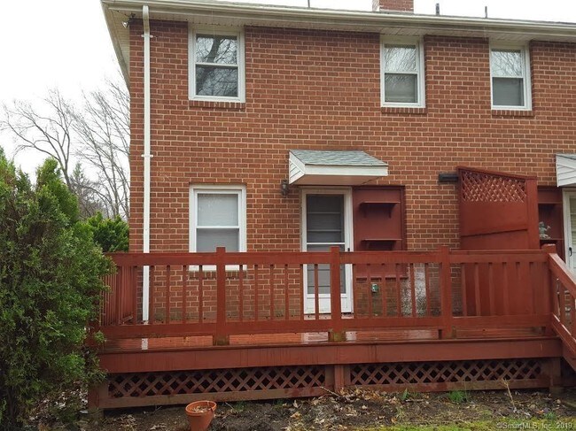 Foto del edificio - 16 Mansfield Dr