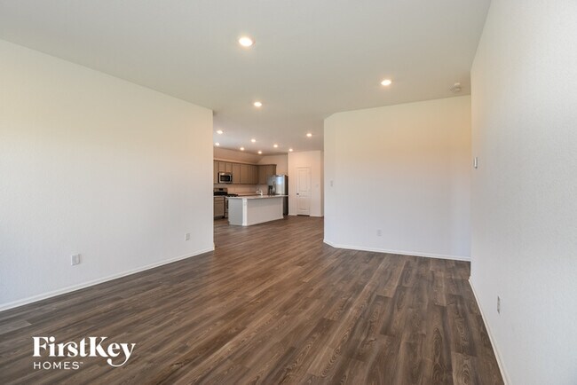 Building Photo - 704 Willow Harbor Ln