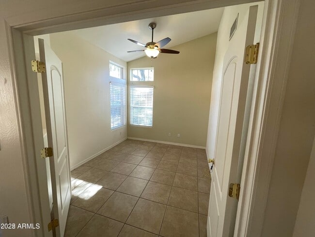 Building Photo - 4034 E Chaparosa Way
