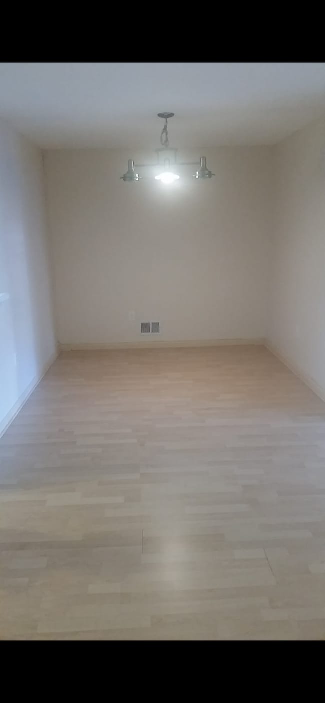 Building Photo - 141 Gregory Ln