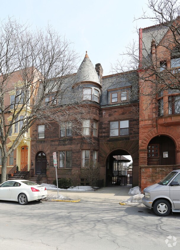 Primary Photo - 26 Willett St