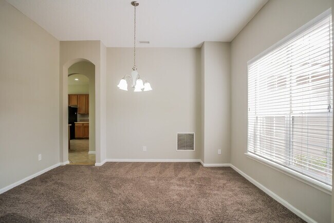 Building Photo - 644 Porta Rosa Circle