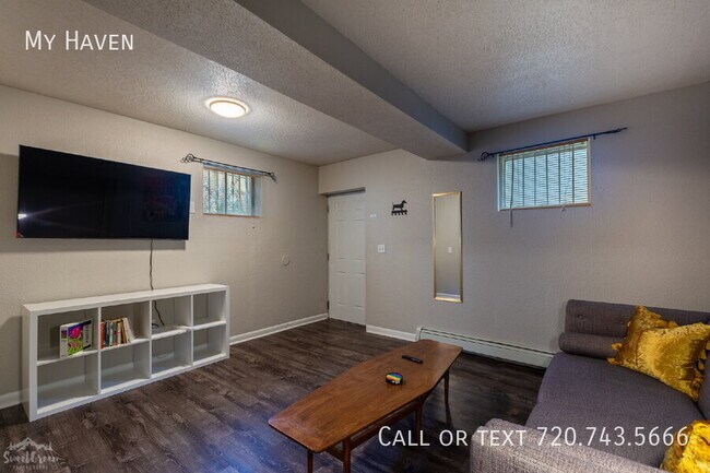 Foto del edificio - 1579 W Maple Ave