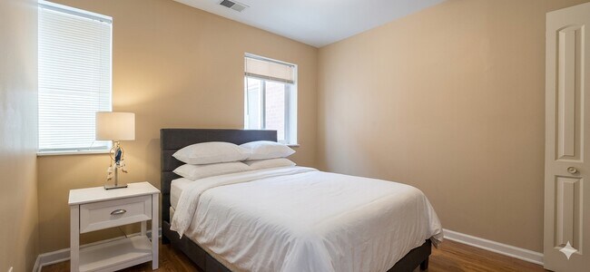 Foto del edificio - 5953 N Kenmore Ave