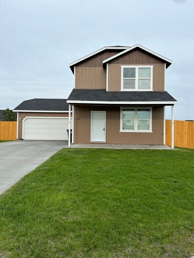Primary Photo - Home for Rent