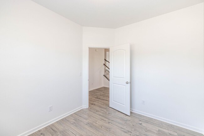 Building Photo - BEAUTIFUL 4 Bedroom Home - Stonebridge Fai...