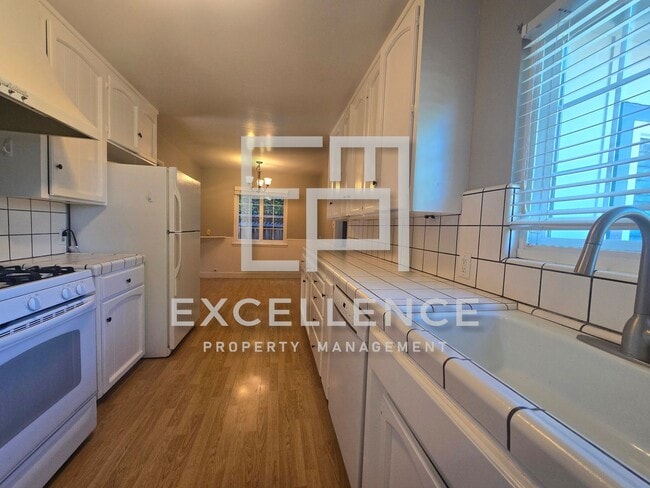 Building Photo - Willow Glen 3 Bedroom + Office With Attached Bathroom, Yard with Covered Patio, Strict One Pet Ne...