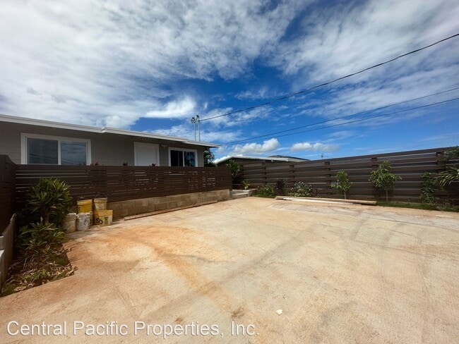 Building Photo - 3 br, 1.5 bath House - 92-659 Mehani Street