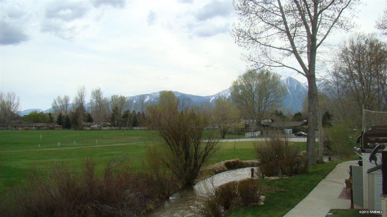 Building Photo - 1041 Riverview Dr