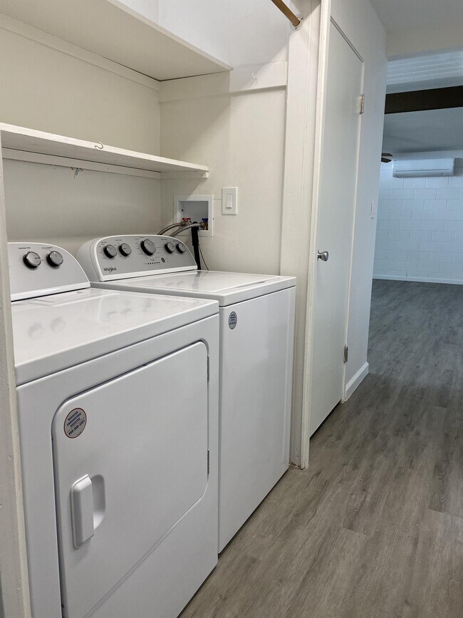 Building Photo - 1549 Molehu Dr