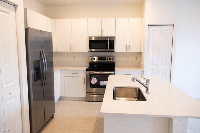 Foto del edificio - 3 br, 2.5 bath Townhome - 11833 NW 47th Mnr