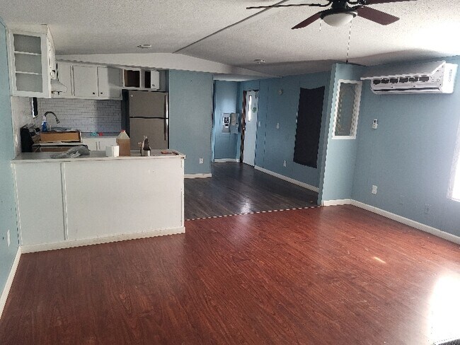 Foto del edificio - 3245 Wright Carpenter Rd