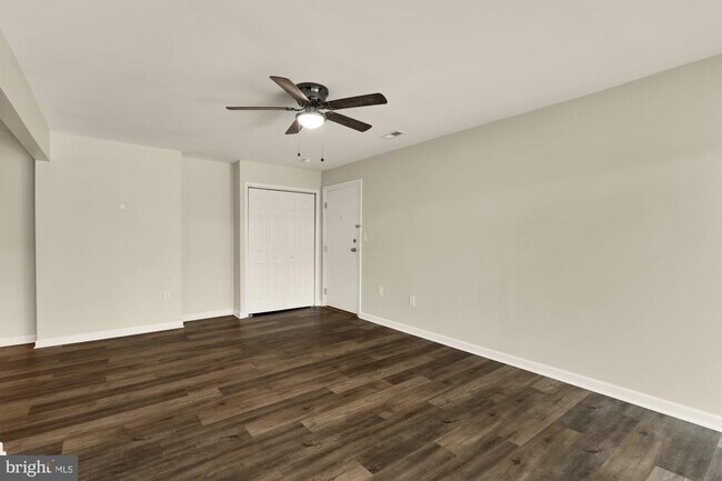 Foto del edificio - 882 College Pkwy