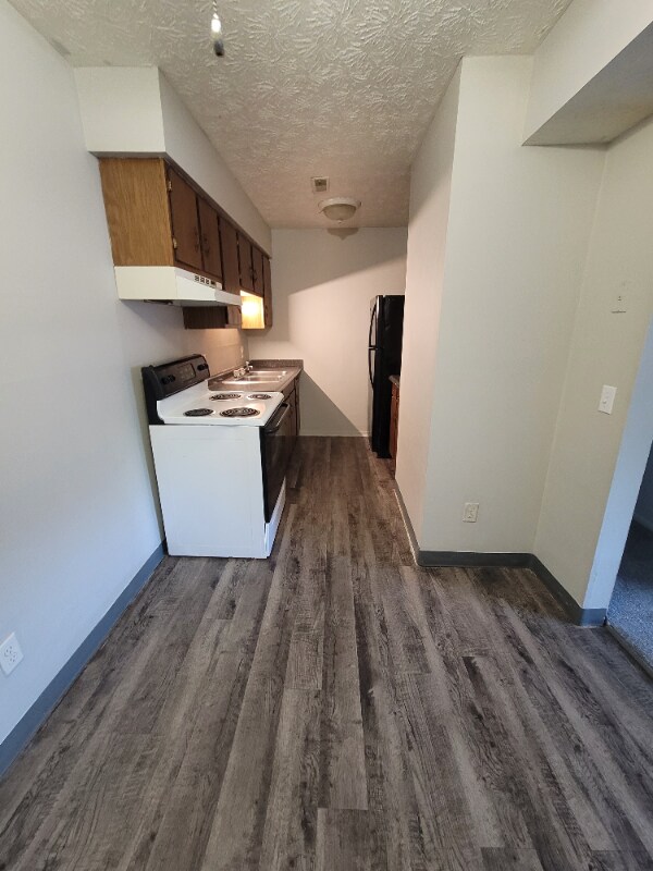 1103 W Maple St, North Canton, OH 44720 Condo for Rent in North