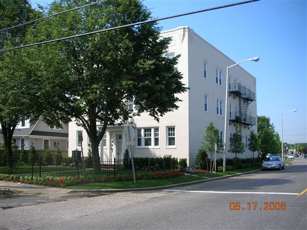 Building Photo - 12 Shore Ln