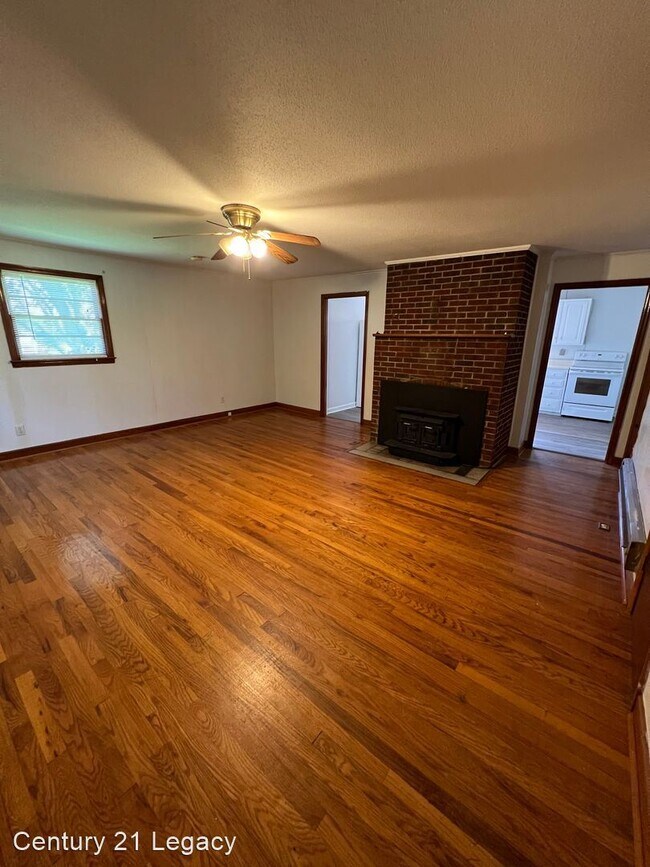 Building Photo - 3 br, 1 bath House - 5014 Unicoi Drive