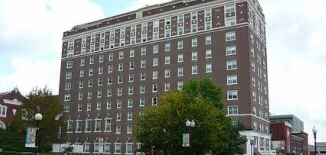 Foto del edificio - 137 Harrison Ave