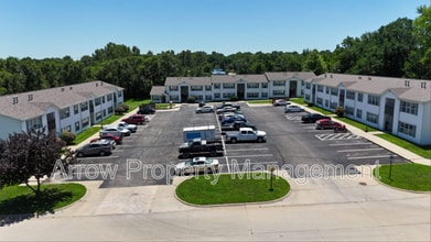 Building Photo - 1015 W 14-8