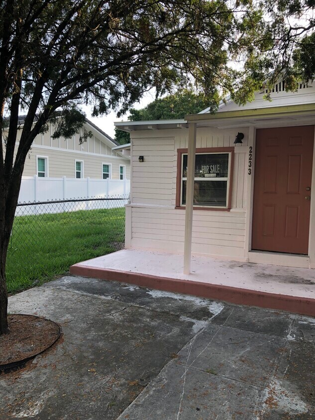 2233 Quincy St S, Saint Petersburg, FL 33711 House for Rent in Saint