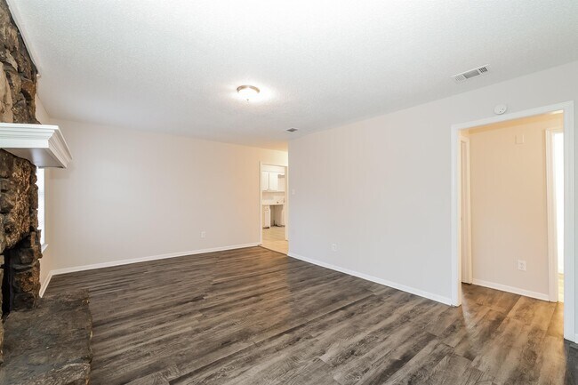 Foto del edificio - 4520 Northwood Hills Dr