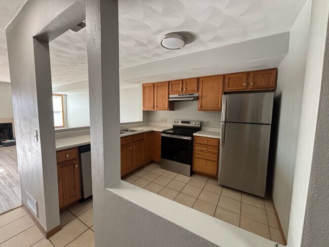 Foto del edificio - 2 Bedroom 1.5 Bath Spacious Townhome