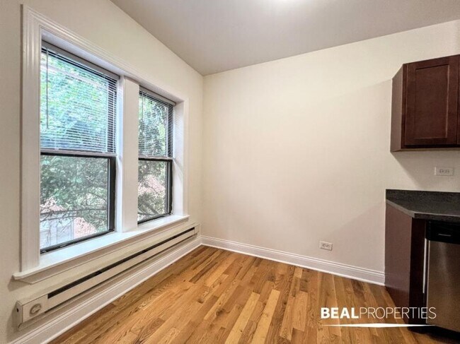 Building Photo - 1 bedroom in CHICAGO IL 60613