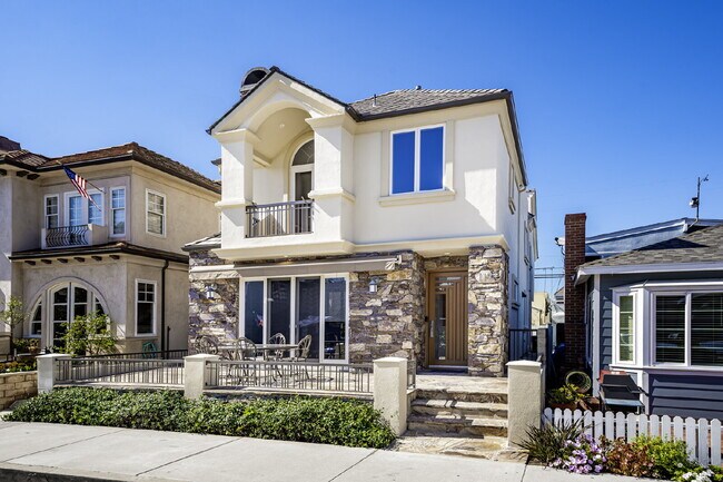 Foto del edificio - 119 Opal Ave