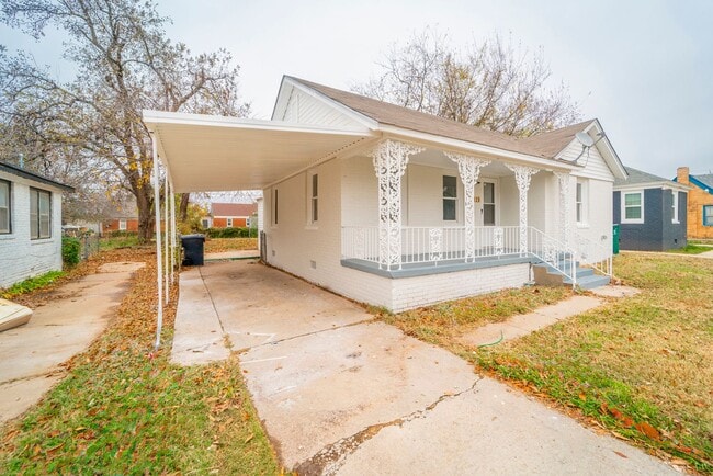 Photo - 2113 NE 17th St House