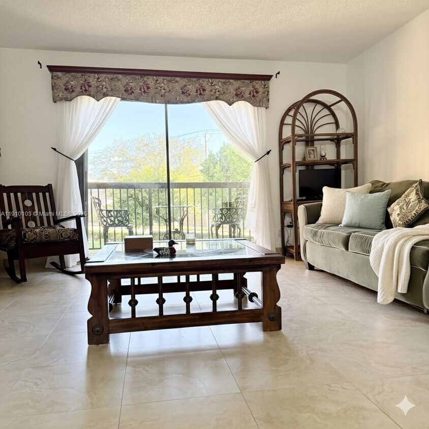 Foto principal - 7965 SW 86th St