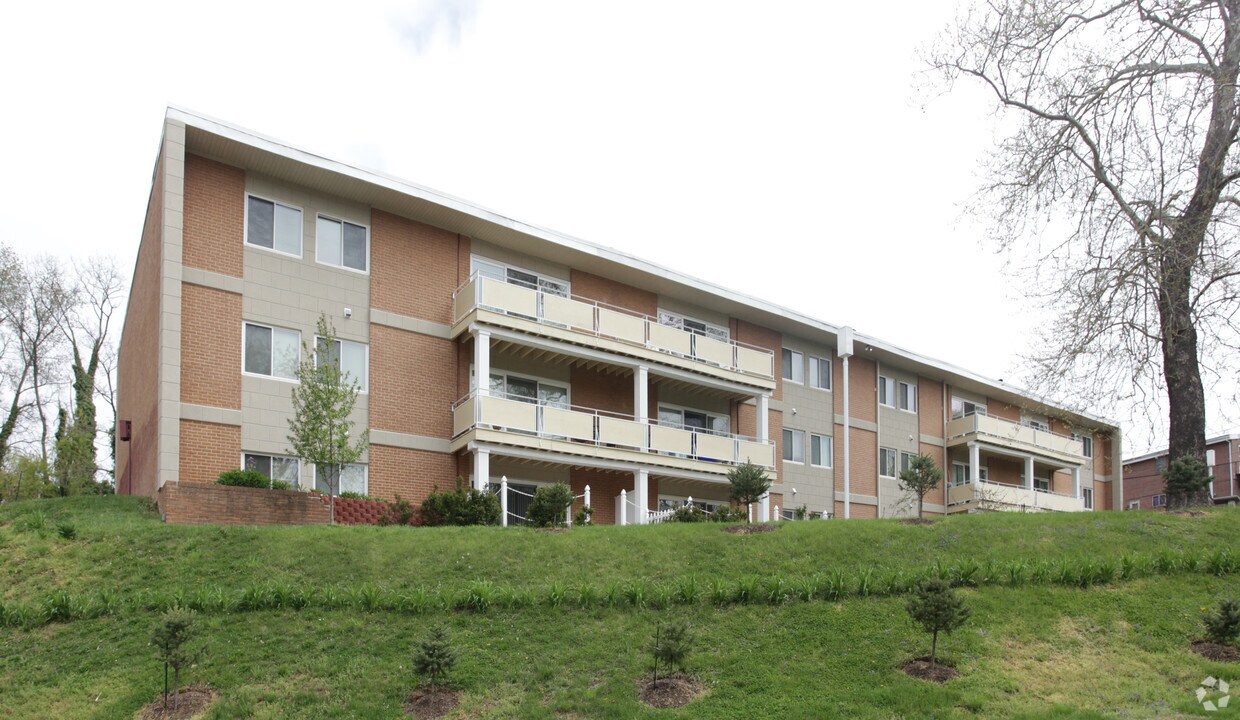 Foto del edificio - 901-903 Woodson Rd
