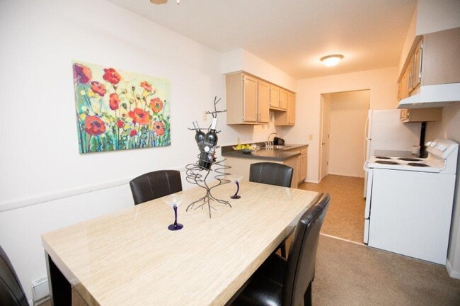 Building Photo - 2647 Eastgate Rd