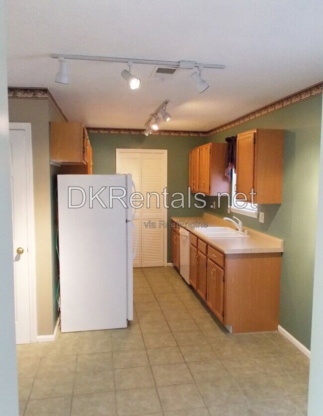 Foto del edificio - 2160 Denson Ln S W