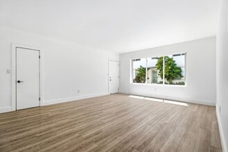 Building Photo - 732 82nd St