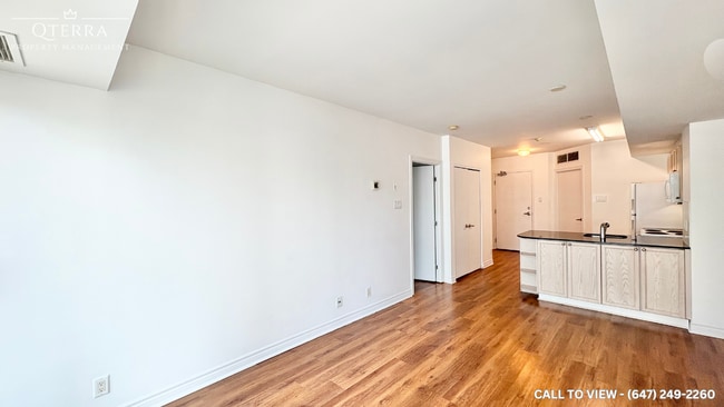 Building Photo - 445 Laurier Av W