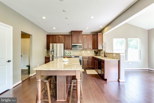 Foto del edificio - 729 Shady Creek Ct