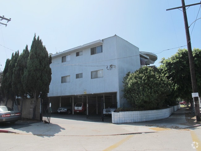 Building Photo - 804 N Garfield Ave