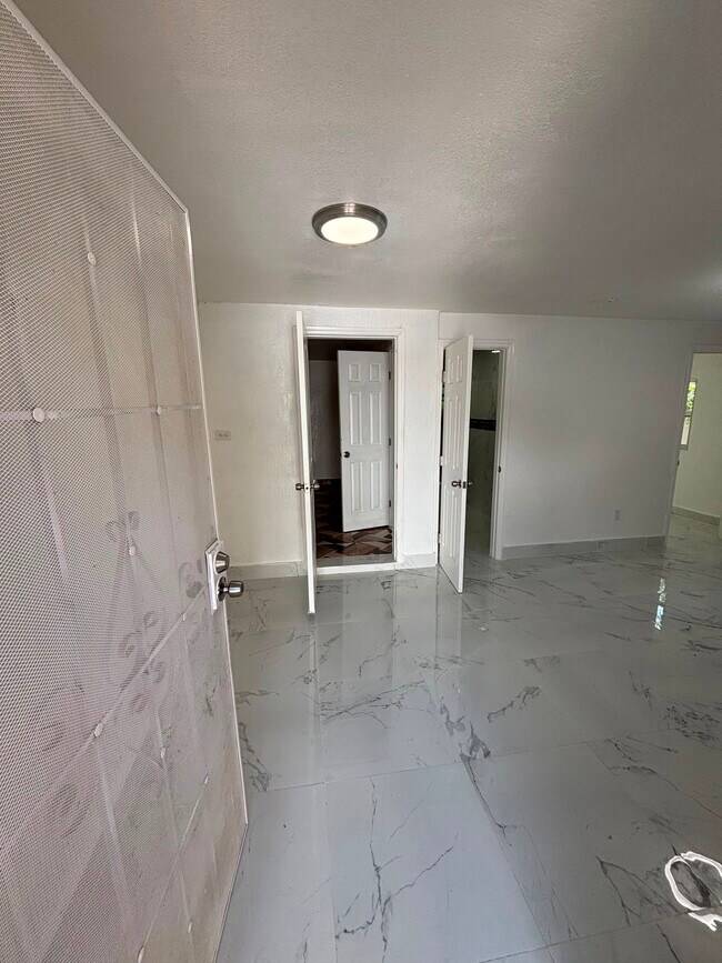 Building Photo - 1250 NW 192nd Terrace