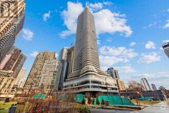 Building Photo - 11-1711 Wellesley St W