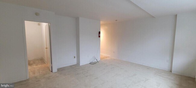 Foto del edificio - 1011 Arlington Blvd