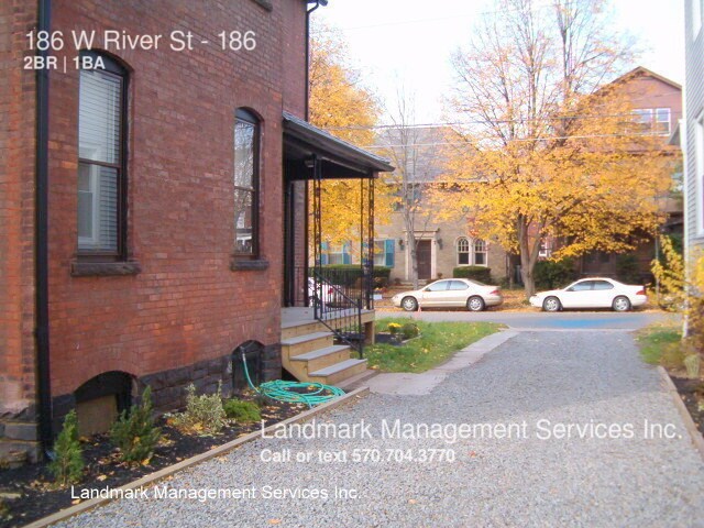 Building Photo - 186 W River St