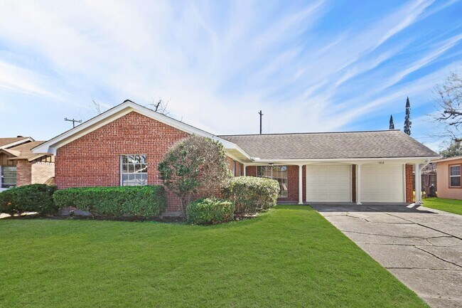 Building Photo - 7019 Langdon Ln