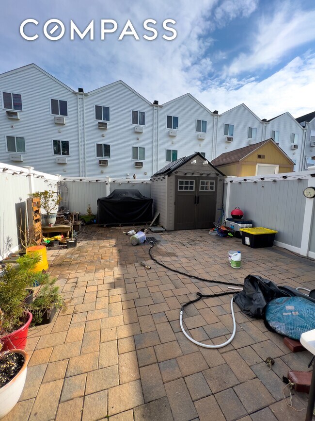 108 Dolphin Ct Unit A, The Bronx, NY 10473 Room for Rent in The Bronx