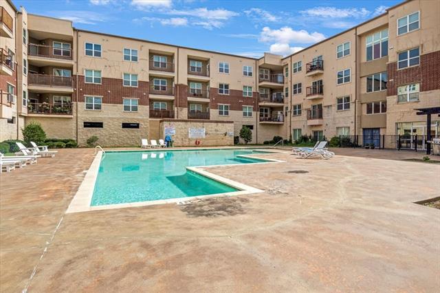 Foto del edificio - 1100 W Trinity Mills Rd