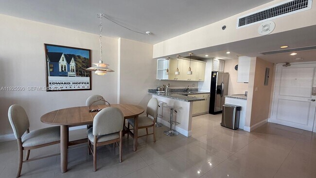 Foto del edificio - 100 Lincoln Rd