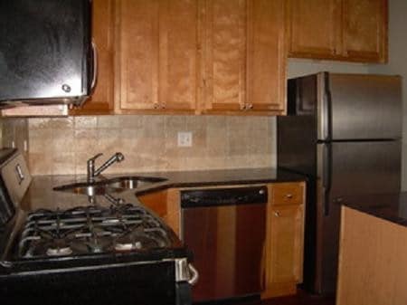 Building Photo - 2530 W Foster Ave