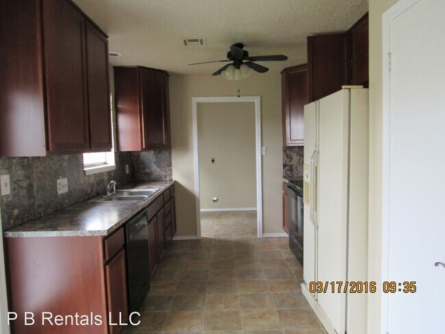 Foto del edificio - 6140 SW Oak Cliff Ave