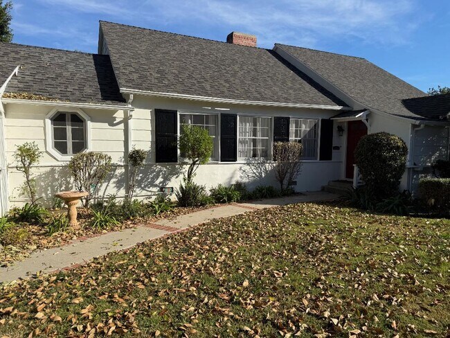 Vista de cerca de la entrada - 4448 Carpenter Ave