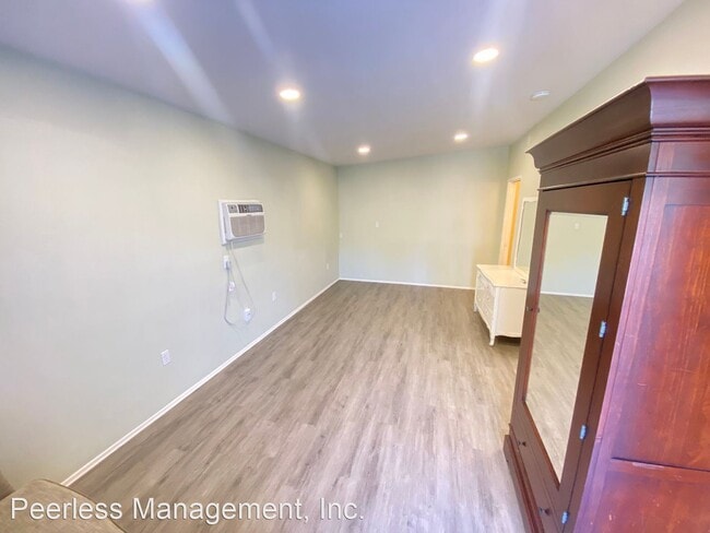 Building Photo - Studio, 1 bath House - 235B La Cresta Road