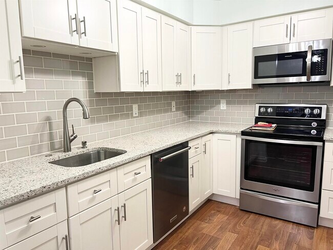 Foto del edificio - 1799 Bodwell Rd