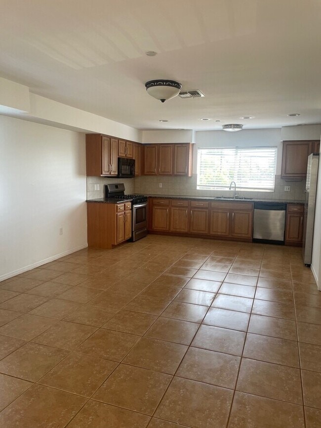 Building Photo - 4854 Laurel Canyon Blvd